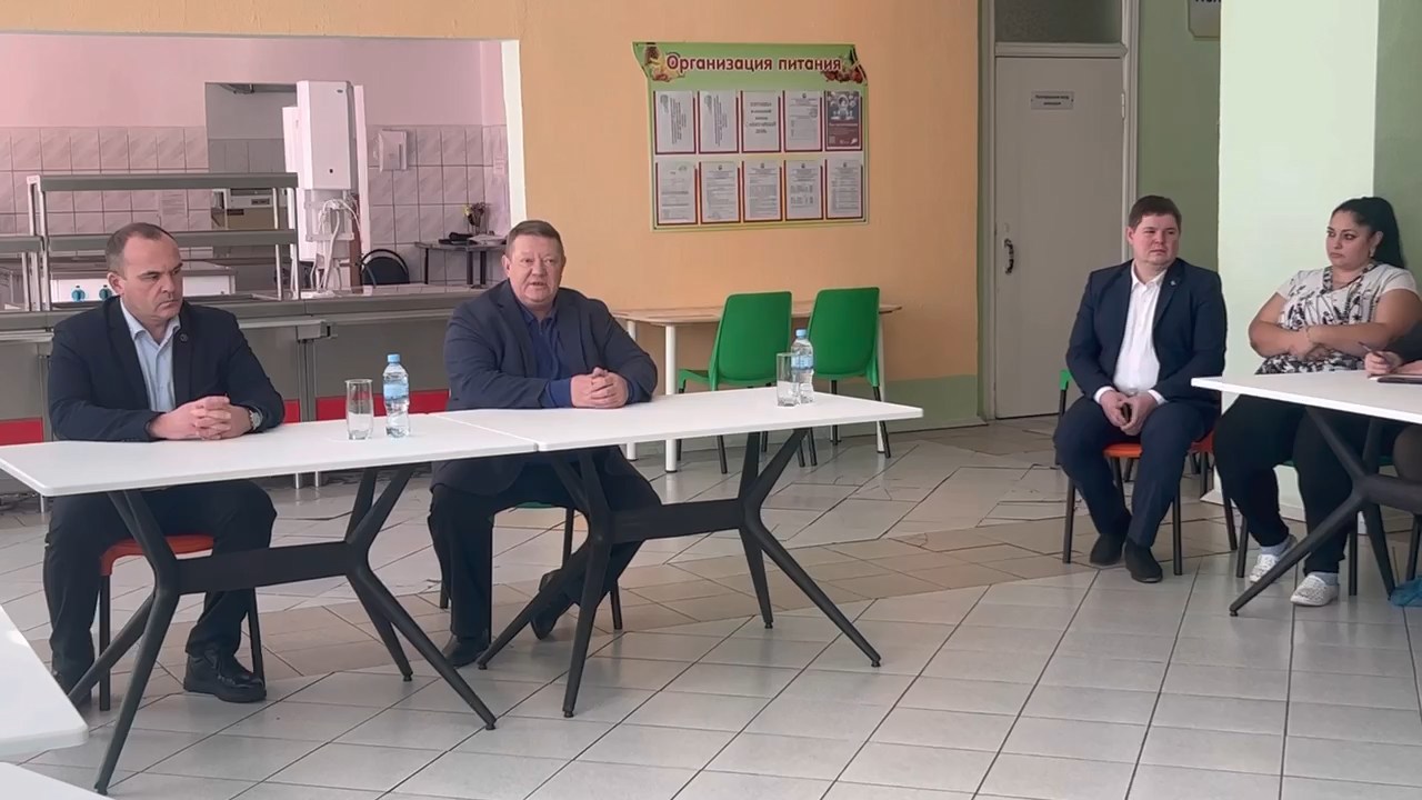 Николай Панков рассказал об организации школьного питания в Пугачевском районе